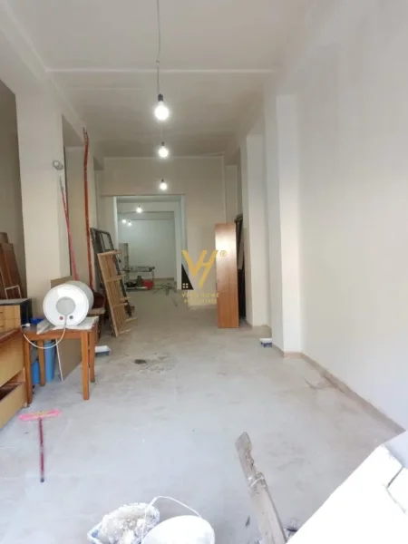 Tirane, jepet me qera magazine Kati 0, 140 m² 1.200 € (TREGU ELEKTRIK)