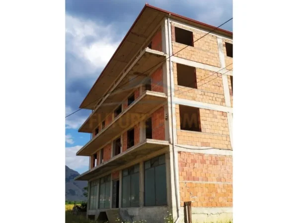 Korce, shitet Kati 4, 1.000 m² 190.000 € (Lagjia 16, Korçë)