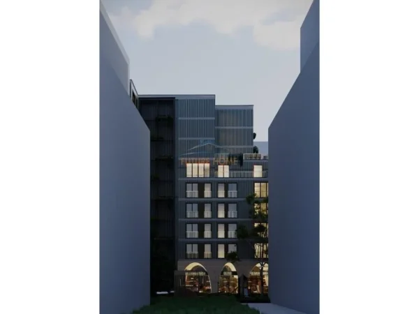 Shitet, Apartament 3+1, BAAZAR , Pazari i Ri