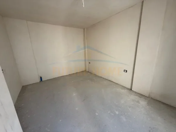 Korce, shitet apartament 2+1 Kati 1, 160 m² 125.000 € 