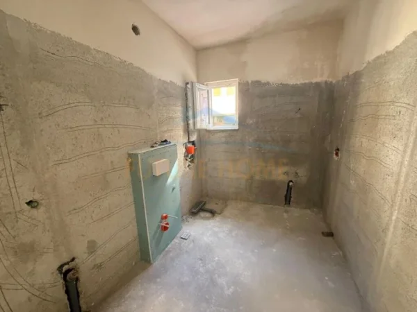 Korce, shitet apartament 2+1 Kati 1, 160 m² 125.000 € 