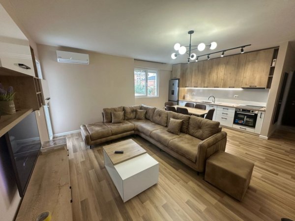 Durres, jepet me qera apartament 2+1+Ballkon Kati 2, 400 € (aleksander goga)