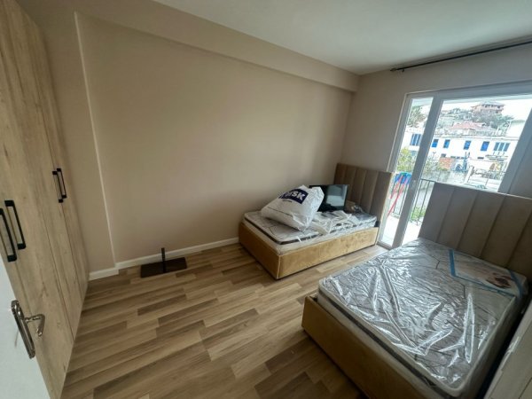 Durres, jepet me qera apartament 2+1+Ballkon Kati 2, 400 € (aleksander goga)