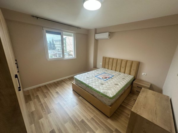 Durres, jepet me qera apartament 2+1+Ballkon Kati 2, 400 € (aleksander goga)