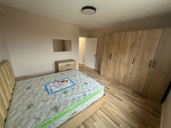 Durres, jepet me qera apartament 2+1+Ballkon Kati 2, 400 € (aleksander goga)