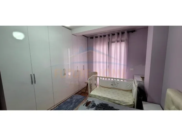 Korce, shitet apartament 2+1+Ballkon Kati 7, 75 m² 100.000 € (Terminali ,Korçë)