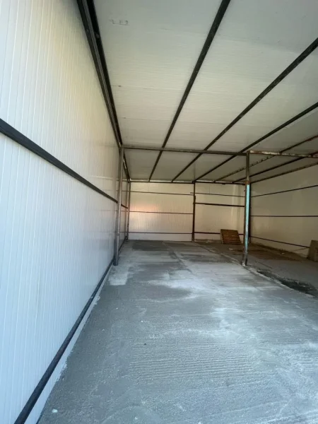 Tirane, jepet me qera magazine , 110 m² 500 € Selite