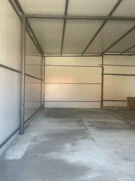 Tirane, jepet me qera magazine , 110 m² 500 € Selite