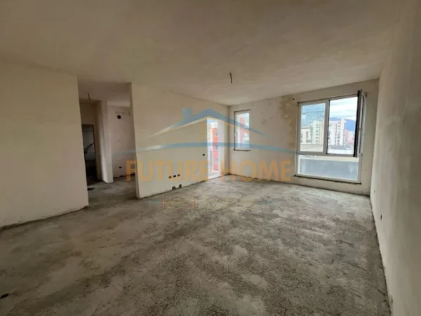 Shitet, Apartament 2+1+2, Qender