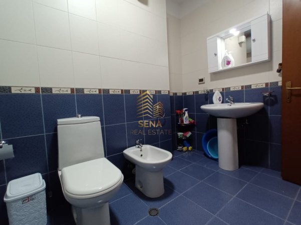 Tirane, jepet me qera apartament 2+1+Ballkon Kati 2, 110 m²800 € (Rruga Tish Dahia)