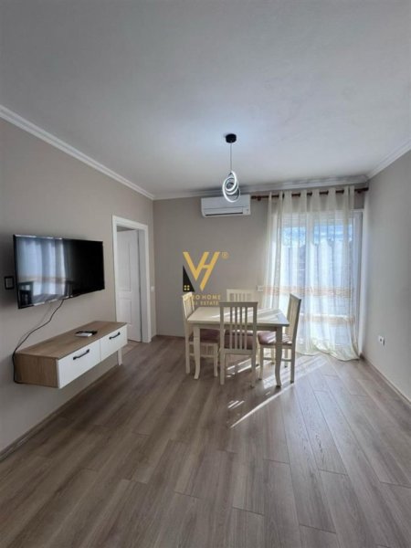 Tirane, jepet me qera apartament 2+1+Ballkon Kati 5, 80 m² 500 € (SELITE)