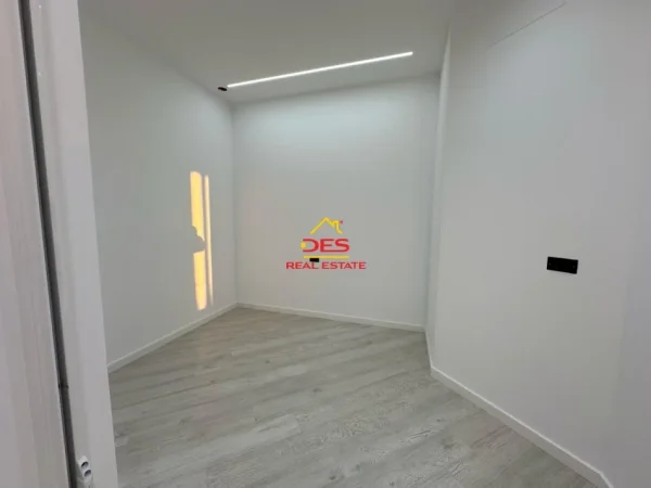 Vlore, shitet apartament 2+1+Ballkon Kati 1, 108 m² 355.000 € (Rruga Murat Tërbaçi)
