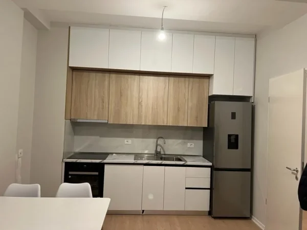 Tirane, shitet apartament 2+1+Ballkon Kati 3, 94 m² 235.000 € 
