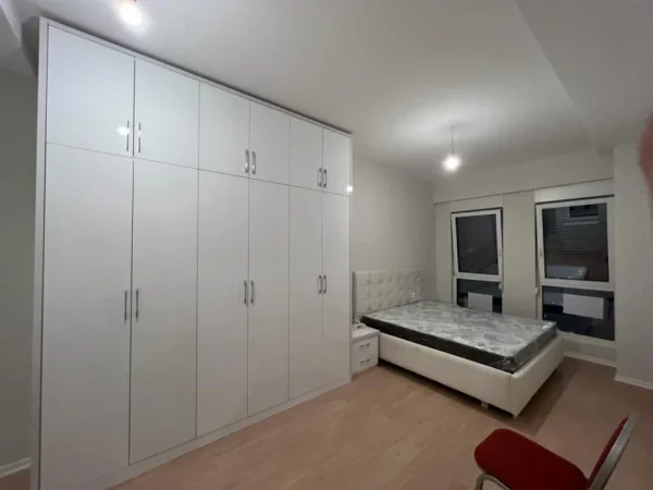 Tirane, shitet apartament 2+1+Ballkon Kati 3, 94 m² 235.000 € 