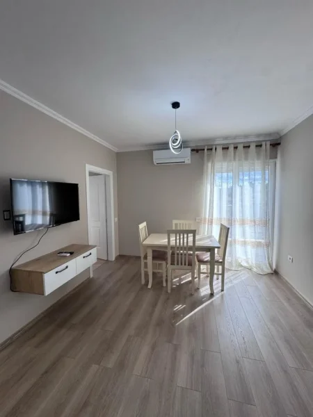 Tirane, jepet me qera apartament 2+1+Ballkon Kati 5, 80 m² 500 € (Selite)