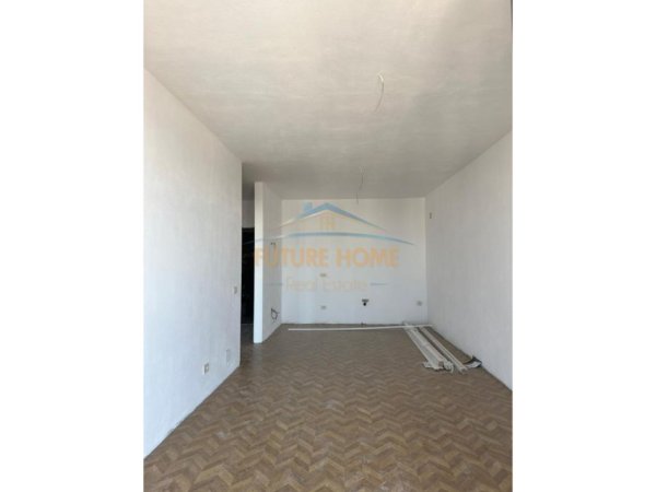 Tirane, shitet apartament 1+1 Kati 11, 75 m² 165.000 € (Mine Peza)