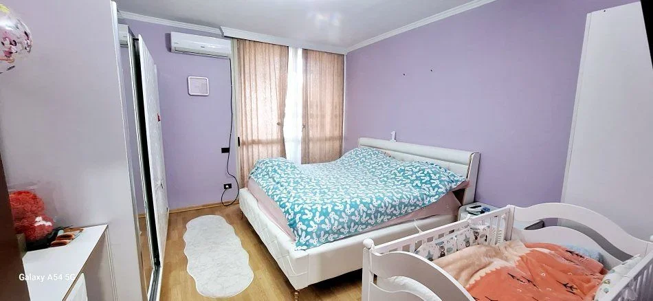 Tirane, jepet me qera apartament 2+1+Ballkon Kati 2, 110 m² 1.000 € (KOMUNA E PARISIT)