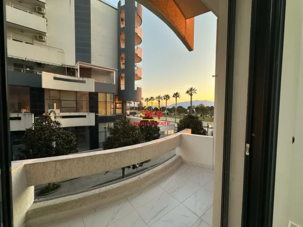 Vlore, shitet apartament 1+1+Ballkon Kati 1, 70 m² 240.000 € (Rruga Murat Tërbaçi)