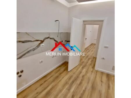Tirane, jepet me qera zyre Kati 2, 120 m² 800 € (Rruga Mine Peza)