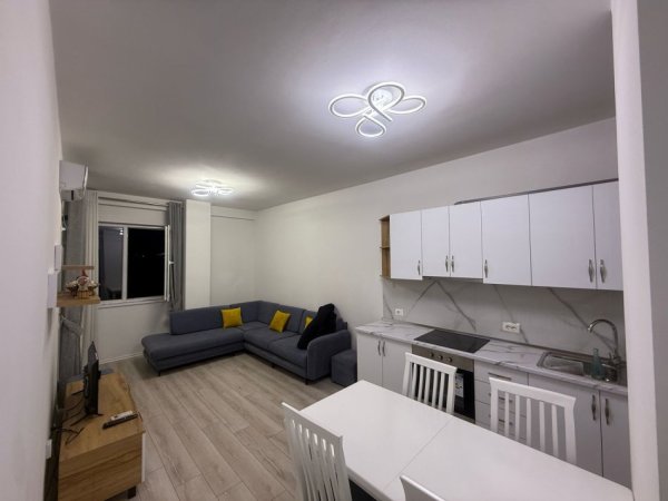 Tirane, jepet me qera apartament 1+1+Ballkon Kati 9, 75 m² 430 € (Yzberisht tek Grand Galery)