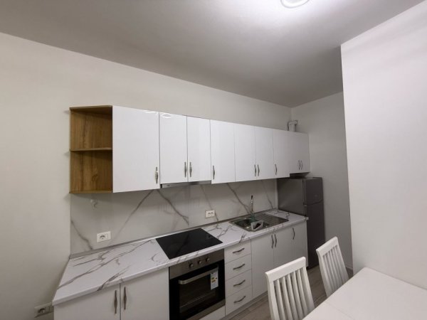 Tirane, jepet me qera apartament 1+1+Ballkon Kati 9, 75 m² 430 € (Yzberisht tek Grand Galery)