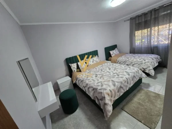 Tirane, jepet me qera apartament 1+1+Ballkon Kati 2, 56 m² 700 € (SELITE)