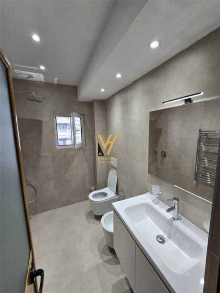 Tirane, jepet me qera apartament 1+1+Ballkon Kati 2, 56 m² 700 € (SELITE)