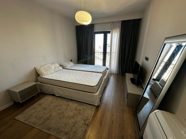 Tirane, jepet me qera apartament 2+1+Ballkon Kati 8, 133 m² 1.500 € (Qender)