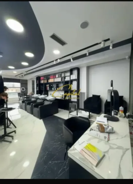 Tirane, shitet ambjent biznesi Kati 1, 157 m² 471.000 € (ASTIR)