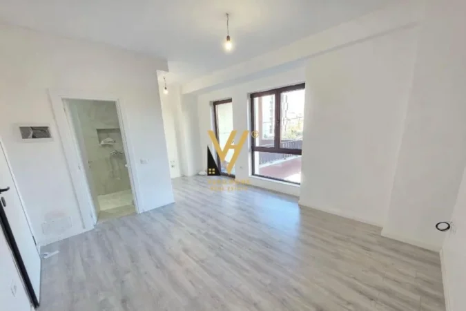 Tirane, jepet me qera zyre Kati 1, 58 m² 500 € (MYSLYM SHYRI)