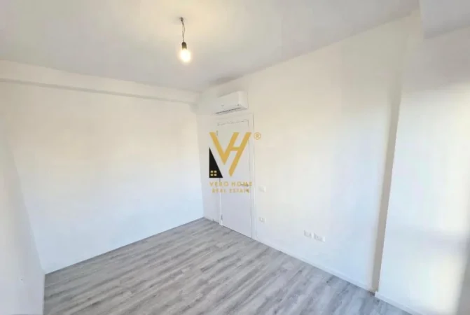 Tirane, jepet me qera zyre Kati 1, 58 m² 500 € (MYSLYM SHYRI)