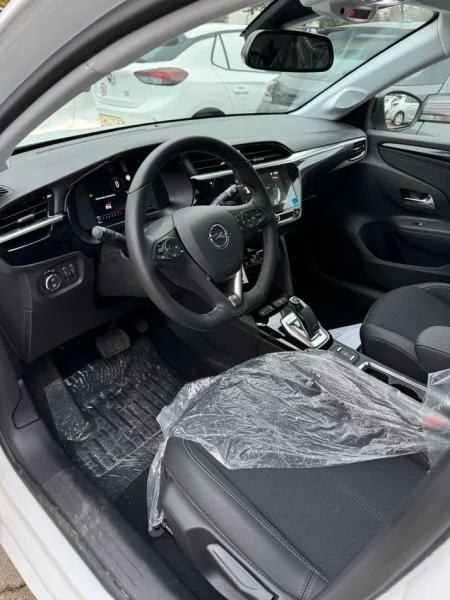 Tirane, jap me qera makine Opel Corsa Nafte, gri metalizato automatik Kondicioner 24 €