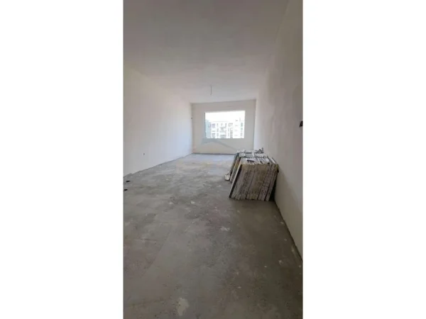 Tirane, shes apartament 2+1+Ballkon Kati 9, 100 m² 155.000 € (Kongresi i Manastirit)