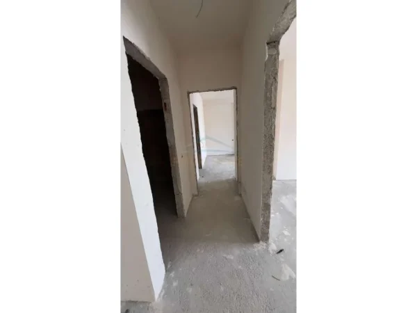 Tirane, shes apartament 2+1+Ballkon Kati 9, 100 m² 155.000 € (Kongresi i Manastirit)