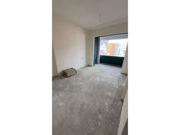 Tirane, shes apartament 2+1+Ballkon Kati 9, 100 m² 155.000 € (Kongresi i Manastirit)