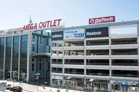 Tirane, jepet me qera ambjent biznesi Kati 3, 600 m² 2.500 € (casa italia)