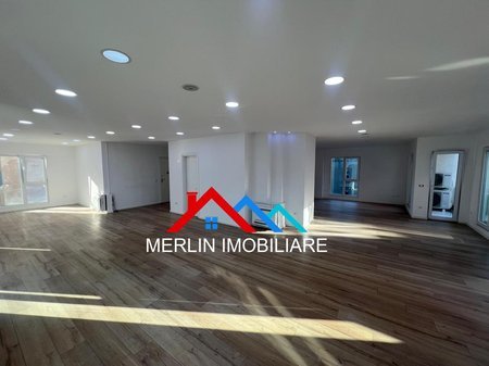 Tirane, jepet me qera ambjent biznesi Kati 2, 175 m² 2.300 € (Rruga e Elbasanit)
