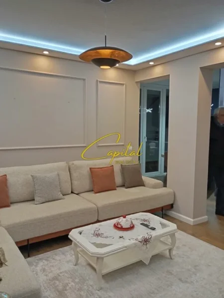 Tirane, shitet apartament 2+1 Kati 4, 95 m² 280.000 € (QENDER)