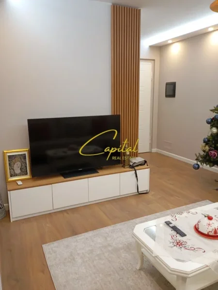 Tirane, shitet apartament 2+1 Kati 4, 95 m² 280.000 € (QENDER)