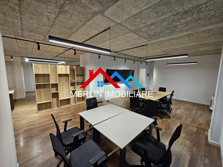 Tirane, jepet me qera zyre Kati 2, 175 m² 2.500 € (Rruga e Elbasanit)