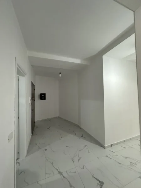 Tirane, jepet me qera apartament 2+1+Ballkon , 107 m² 500 € (Astir)