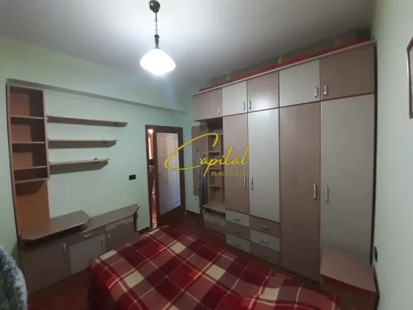 Tirane, jepet me qera apartament 2+1 Kati 4, 90 m² 650 € (RRUGA E KAVAJES)