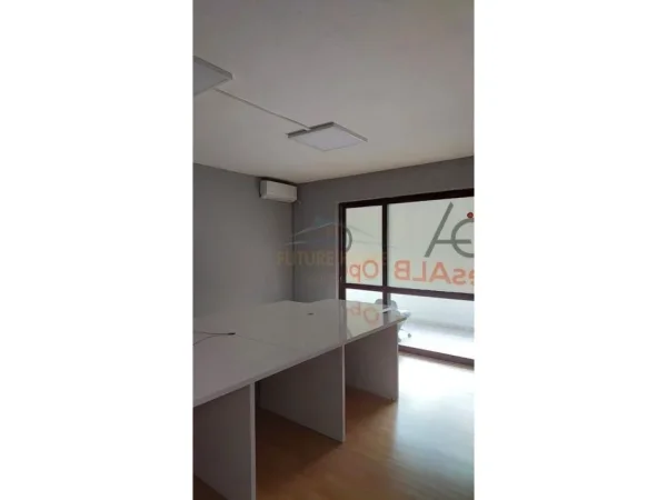 Tirane, jepet me qera ambjent biznesi Kati 3, 125 m² 1.200 € (Bllok)