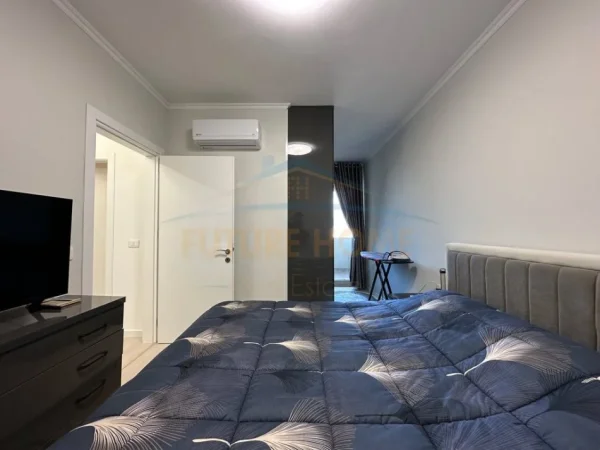 Tirane, shitet apartament 2+1+Ballkon Kati 8, 77 m² 165.000 € (Golden Parku)