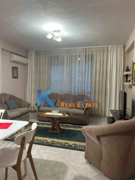 Tirane, jap me qera apartament 1+1+Ballkon Kati 3, 70 m² (prane rruges Bardhyl, te shkolla 4 Deshmoret)