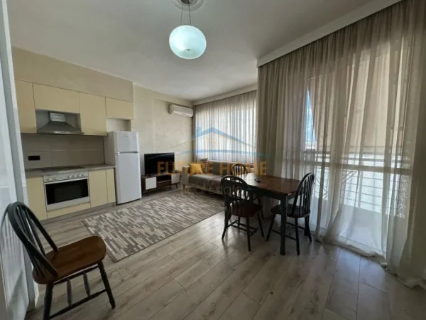 Tirane, jap me qera apartament 1+1+Ballkon Kati 6, 59 m² 470 € (Unaza e Re)
