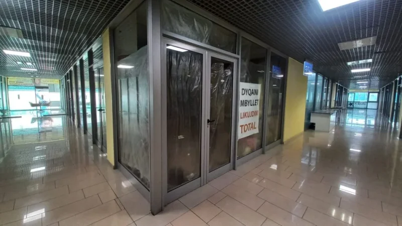 Tirane, jepet me qera dyqan Kati 2, 45 m² 450 € (Rruga e Kavajes)