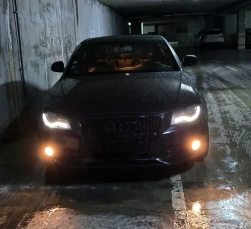 Tirane, shitet makine Audi a4 2.7 naft Nafte, e zeze automatik Klima 320.000 km 7.500 €