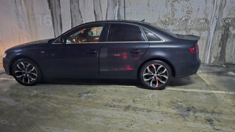 Tirane, shitet makine Audi a4 2.7 naft Nafte, e zeze automatik Klima 320.000 km 7.500 €