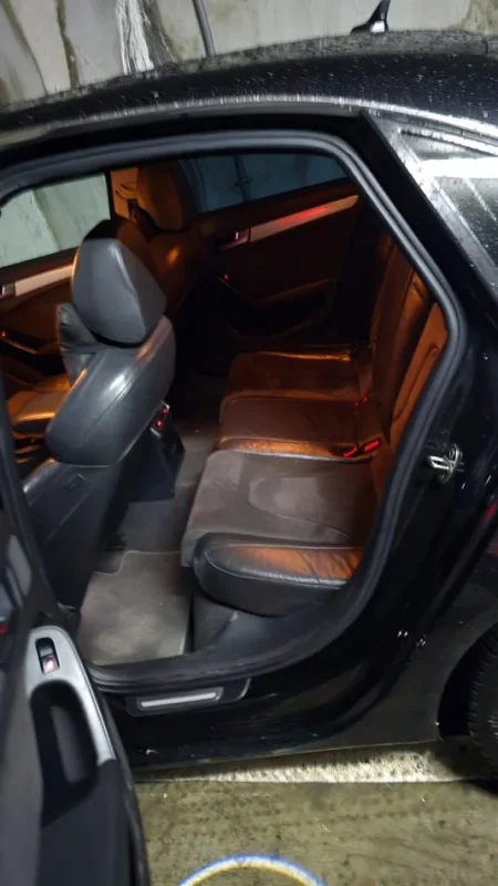 Tirane, shitet makine Audi a4 2.7 naft Nafte, e zeze automatik Klima 320.000 km 7.500 €